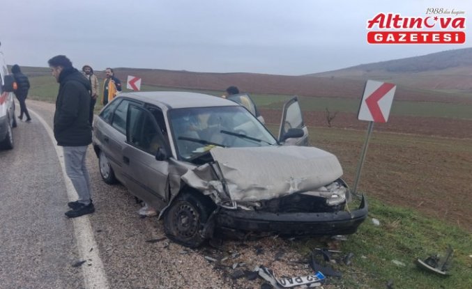 Tokat'ta 2 otomobilin çarpıştığı kazada 7 kişi yaralandı