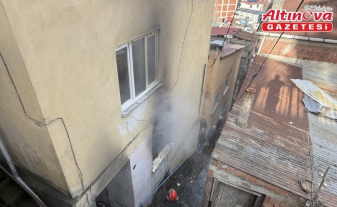 Trabzon'da evde çıkan yangında 3 kişi dumandan etkilendi