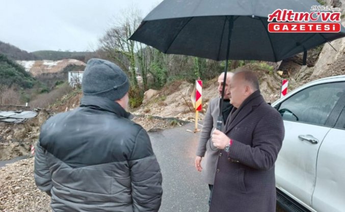 Ünye Belediye Başkanı Tavlı, heyelan nedeniyle kapanan yolda incelemede bulundu