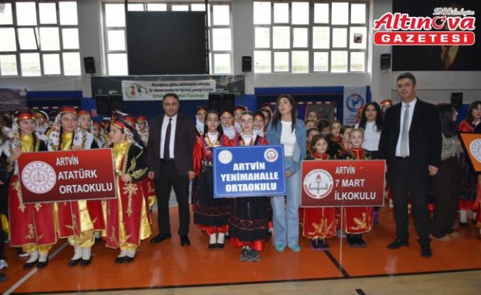 Artvin'de Okullar Arası Halk Oyunları İl Birinciliği Yarışması düzenlendi