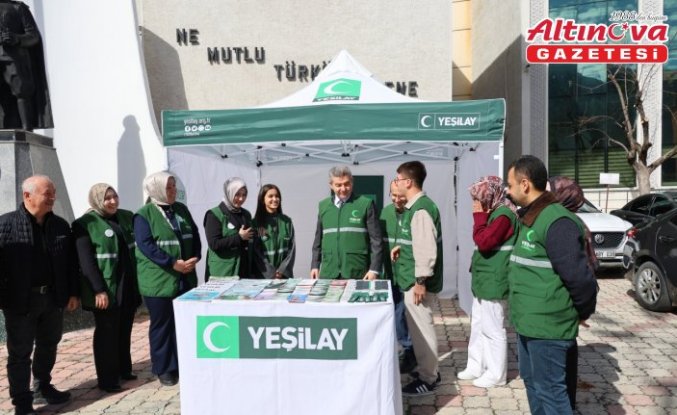 Artvin'de Yeşilay gönüllüleri vatandaşları bilgilendirdi