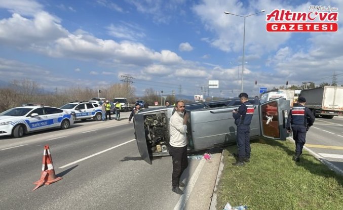 Bolu'da kamyonla çarpışan otomobildeki 6'sı çocuk 9 kişi yaralandı