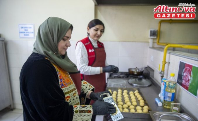 Bolu'da “kardeşlik sofrası“ 5 ülkenin bayram tatlıları için kuruldu