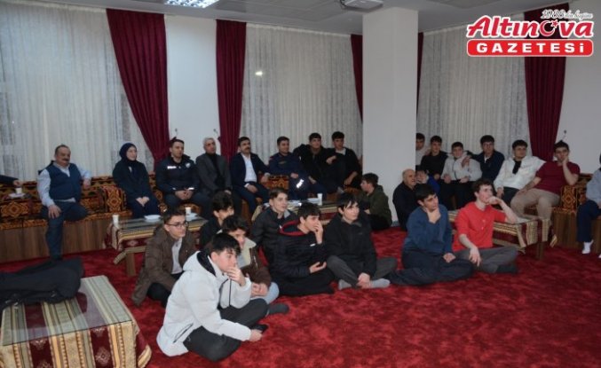 Çaykara Kaymakamı Sapmaz, öğrencilerle iftar yaptı