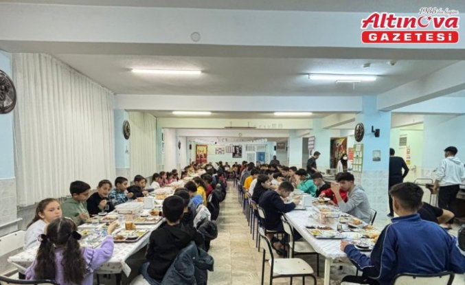 Çorum'da köy okulu öğrencileri iftarda buluştu