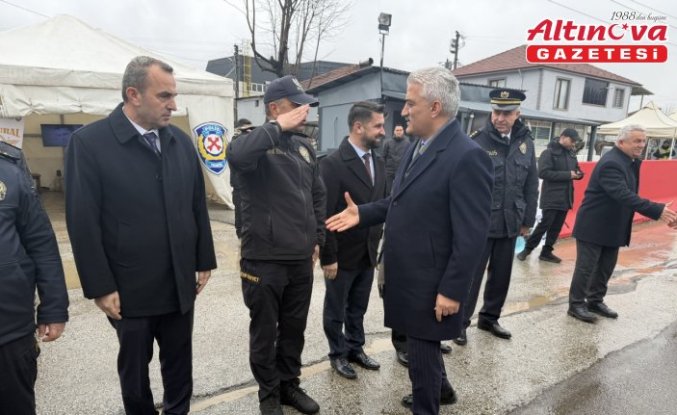 Düzce Valisi Makas, Bolu Dağı geçişinde bayram trafiği denetimlerine katıldı: