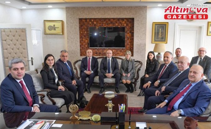 Gürcistan'ın Ankara Büyükelçisi Kalandia, Ünye Belediye Başkanı Tavlı'yı ziyaret etti