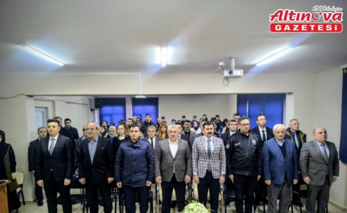 Hamamözü'nde İstiklal Marşı'nın Kabulü ve Mehmet Akif Ersoy'u Anma Günü programı düzenlendi