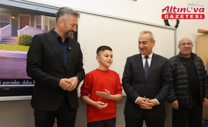 Karabük'te sınıf başkanı seçilen öğrencinin vaadiyle Eskipazar Belediye Başkanı Cıva okula geldi