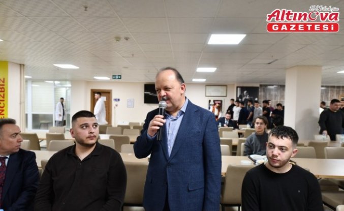 Kastamonu Valisi Dallı iftarda üniversite öğrencileriyle bir araya geldi