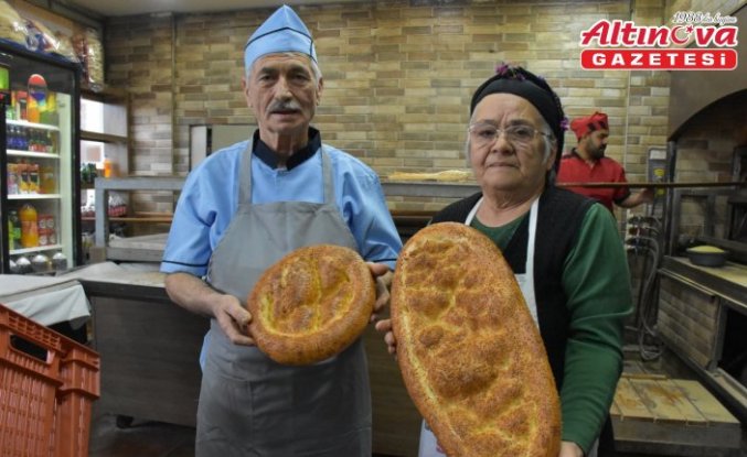 Ordulu Gümüş çiftinin hazırladığı ramazan pideleri yarım asırdır sofralarda