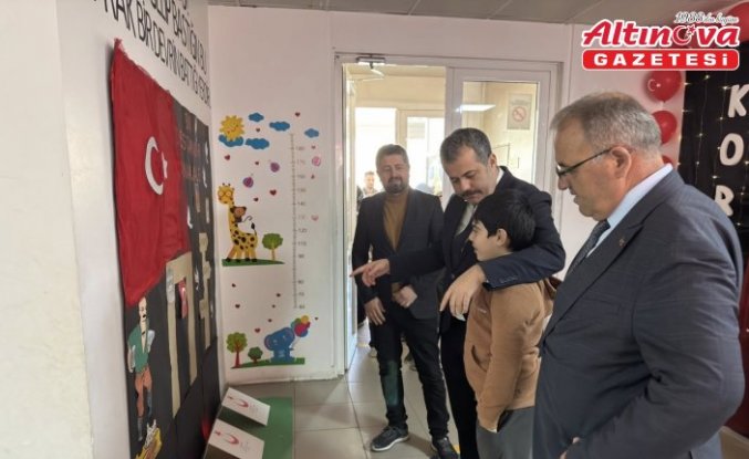 Özel gereksinimli öğrencilerden İstiklal Marşı'nın kabulünün yıl dönümü programı