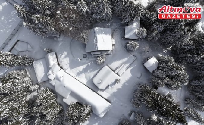 Rize'de karla kaplanan Ayder Yaylası dronla görüntülendi