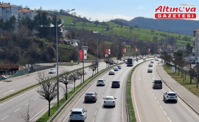 Samsun-Ankara kara yolunun Havza kesiminde trafik yoğunluğu yaşanıyor
