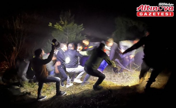 Sinop’ta otomobilin uçuruma devrildiği kazada 7 kişi yaralandı