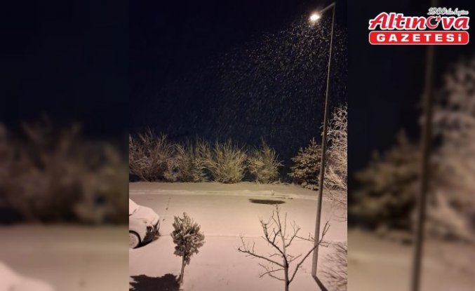 Tokat'ın ilçelerinde kar yağışı etkisini sürdürüyor