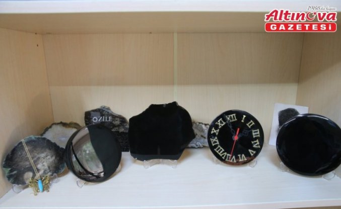 Tokat'ta siyah obsidyen taşından üretilen aynalar talep görüyor