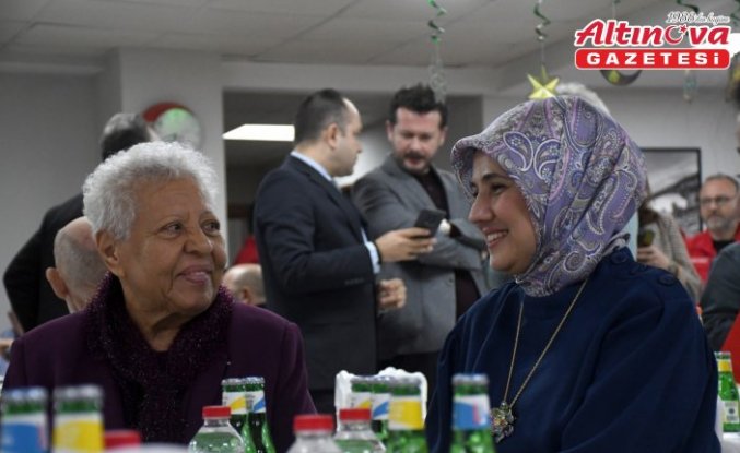 Türk Kızılay Genel Başkanı Yılmaz, Düzce'de huzurevi sakinleriyle iftar yaptı: