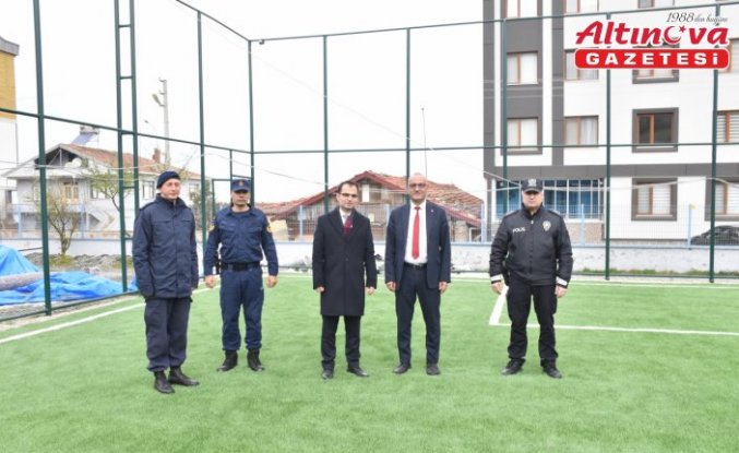 Yakakent'te spor yatırımları yerinde incelendi