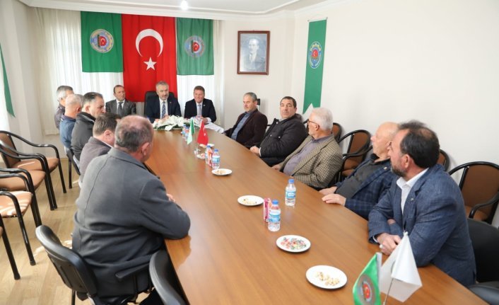 19 Mayıs Belediye Başkanı Topaloğlu, ilçedeki sivil toplum kuruluşlarını ziyaret etti