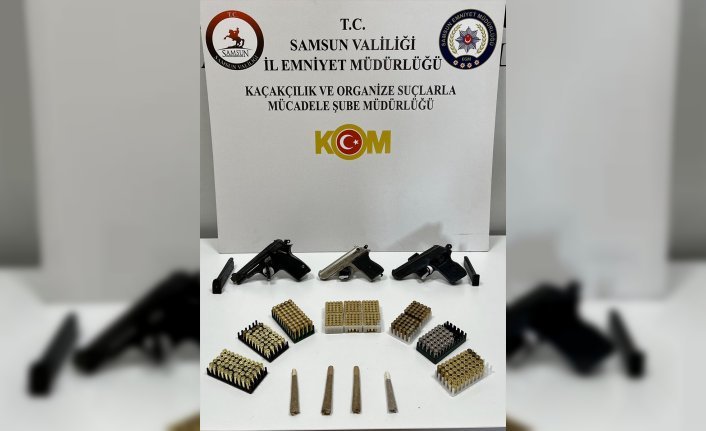 Samsun'da kaçakçılık operasyonunda çelik kasaya gizlenmiş silah ve uyuşturucu bulundu