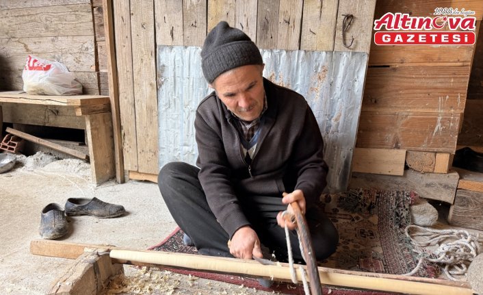 Geleneksel beşik ustası kaybolmaya yüz tutan mesleğini yaşatmaya çalışıyor
