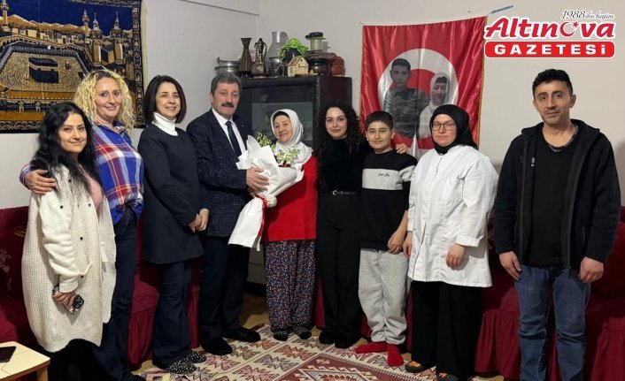 Samsun Valisi Tavlı ve eşi, şehit ailesinin iftar sofrasına konuk oldu