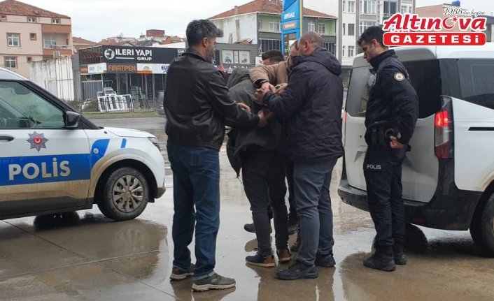 Bafra'da bir kişi, tartıştığı kız kardeşini bıçakla yaraladı