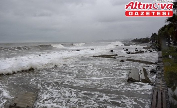 Samsun'da fırtına ve sağanak etkili oldu