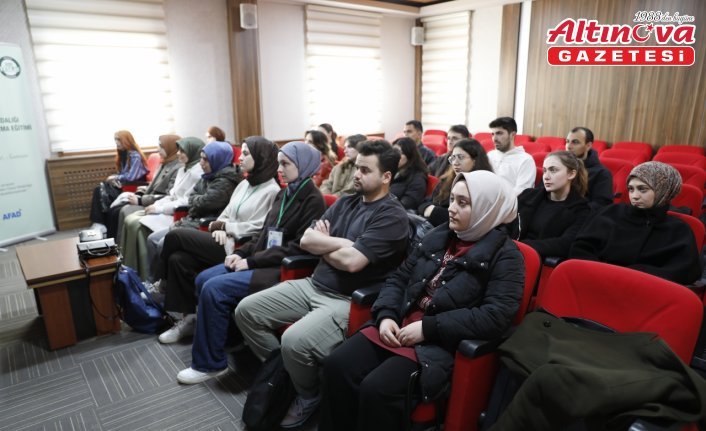 Samsun'da Yeşilay gönüllüsü üniversiteliler AFAD gönüllüsü oluyor