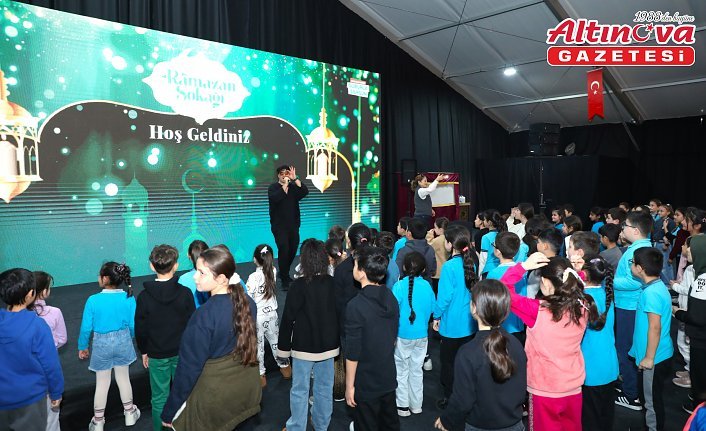 Samsun'da Ramazan Sokağı'ndaki bilim atölyelerine çocuklar yoğun ilgi gösteriyor