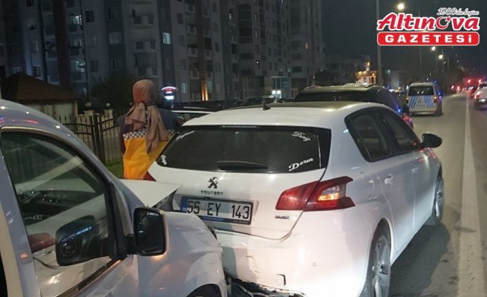 Samsun'da 3 aracın karıştığı trafik kazasında 3 kişi yaralandı