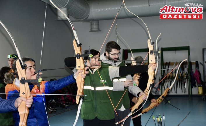 Samsun'da Yeşilay gönüllüleri ile bisiklet tutkunları bağımlılık konusunda farkındalık için ok attı