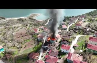 Çorum'da bir köyde çıkan yangında 6 evde hasar oluştu