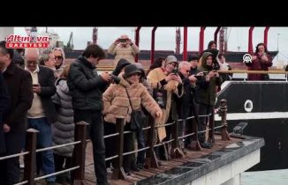 Mübadelenin 103. yılında Samsun'da denize karanfil bırakıldı