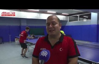 Otizmli ikiz kardeşler masa tenisinde yeni madalyalar hedefiyle raket sallıyor