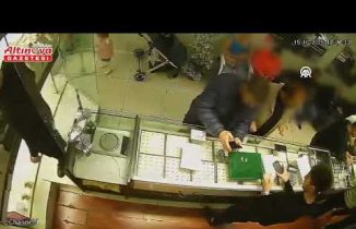 Samsun'da müşteri gibi girdiği kuyumcudan hırsızlık yapan şüpheli yakalandı