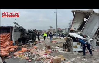 Vezirköprü'de altı aracın karıştığı kazada 19 kişi yaralandı